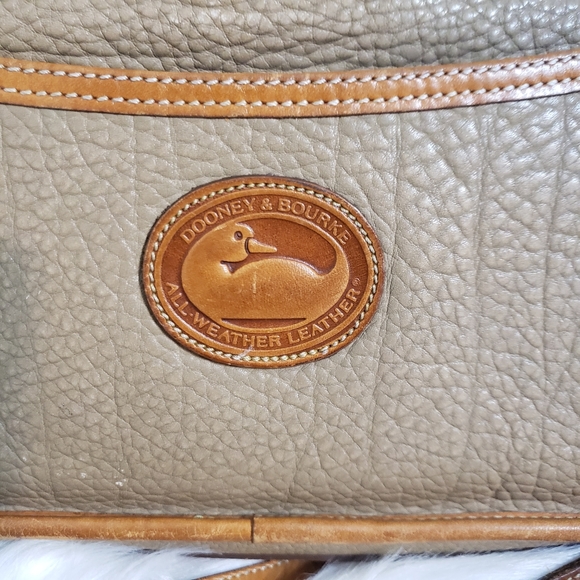 Dooney & Bourke crossbody tan/brown all leather - Picture 3 of 12